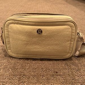 Lululemon crossbody camera bag